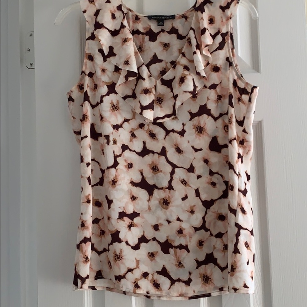 Banana Republic sleeveless top size S